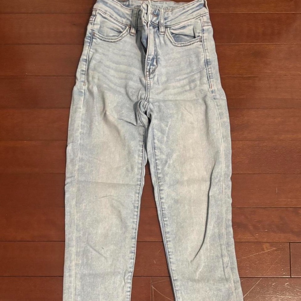 American Eagle Outfitters Light Wash Skinny Jeans